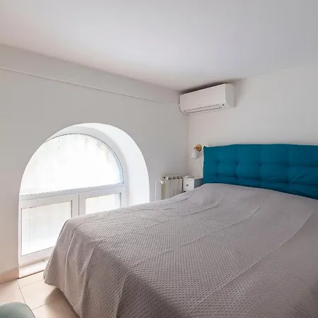 Vittorio Elegant Two Bedroom Daire