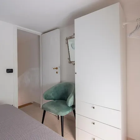 Vittorio Elegant Two Bedroom *